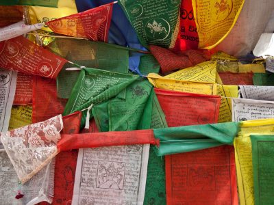 prayer-flags-669327_1920